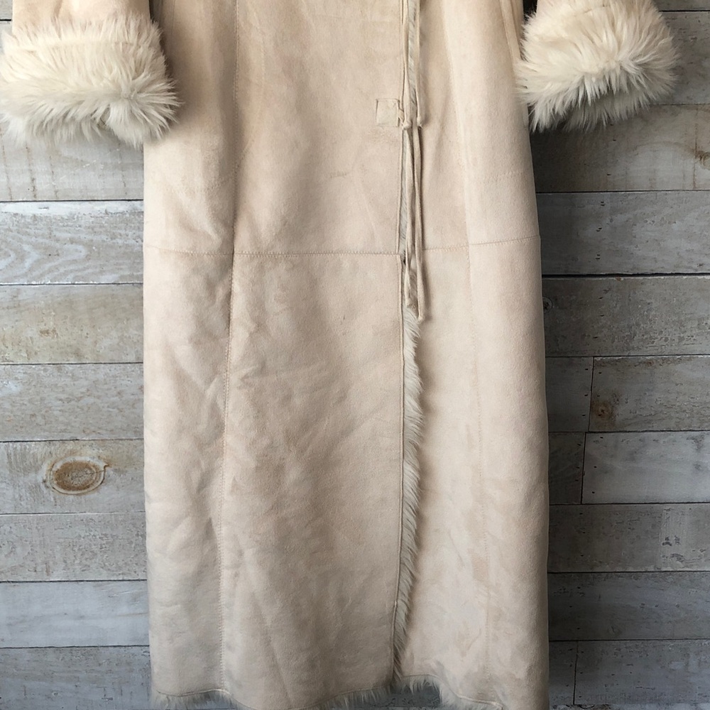 Jones New York full length faux fur coat - Picture 5 of 15